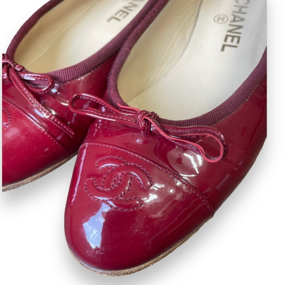 CHANEL Authentic Burgundy Flats with Bow Detail - Picture 10 of 11